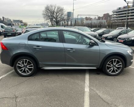 Серый Вольво С60, объемом двигателя 2 л и пробегом 238 тыс. км за 19499 $, фото 1 на Automoto.ua