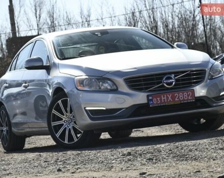 Серый Вольво С60, объемом двигателя 2 л и пробегом 256 тыс. км за 12300 $, фото 1 на Automoto.ua