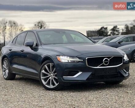 Серый Вольво С60, объемом двигателя 2 л и пробегом 102 тыс. км за 17800 $, фото 1 на Automoto.ua