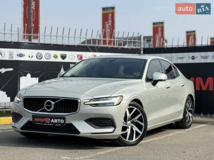 Вольво С60 2019 в Киеве на Automoto.ua Серый Вольво С60, объемом двигателя 1.97 л и пробегом 100 тыс. км за 25900 $, фото 1 на Automoto.ua