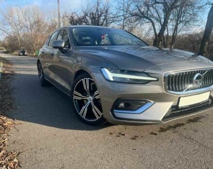 Серый Вольво С60, объемом двигателя 2 л и пробегом 97 тыс. км за 14900 $, фото 1 на Automoto.ua