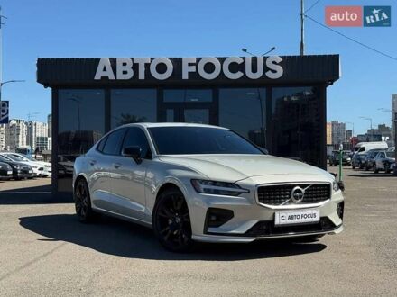 Вольво С60 2019 в Киеве на Automoto.ua Серый Вольво С60, объемом двигателя 1.98 л и пробегом 70 тыс. км за 27990 $, фото 1 на Automoto.ua