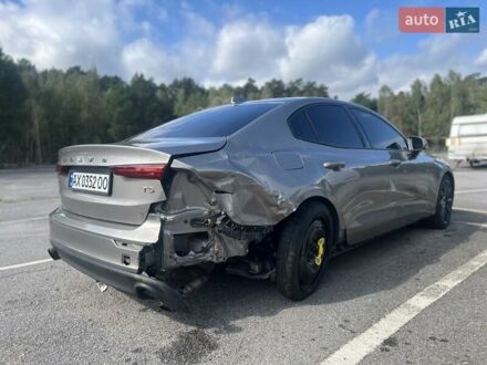 Вольво С60 2020 у Славутиче на Automoto.ua Сірий Вольво С60, об'ємом двигуна 1.97 л та пробігом 120 тис. км за 15500 $, фото 1 на Automoto.ua