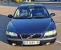 Синий Вольво С60, объемом двигателя 2.3 л и пробегом 355 тыс. км за 4321 $, фото 2 на Automoto.ua