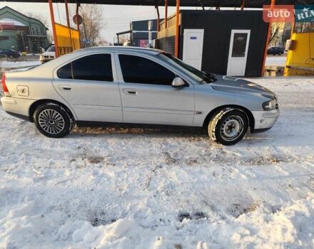 Синий Вольво С60, объемом двигателя 2.4 л и пробегом 200 тыс. км за 3600 $, фото 6 на Automoto.ua