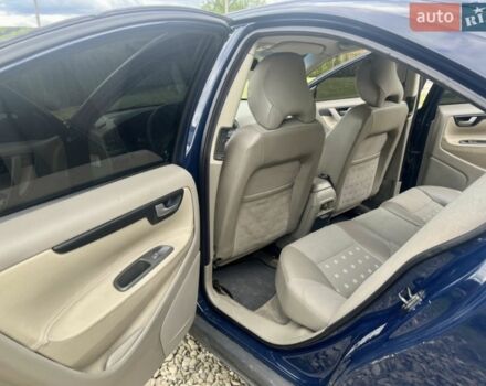 Синий Вольво С60, объемом двигателя 2.4 л и пробегом 390 тыс. км за 4500 $, фото 13 на Automoto.ua