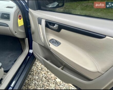 Синий Вольво С60, объемом двигателя 2.4 л и пробегом 390 тыс. км за 4500 $, фото 17 на Automoto.ua