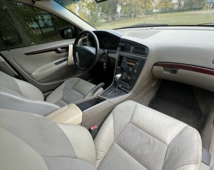 Синий Вольво С60, объемом двигателя 2.4 л и пробегом 315 тыс. км за 3900 $, фото 11 на Automoto.ua