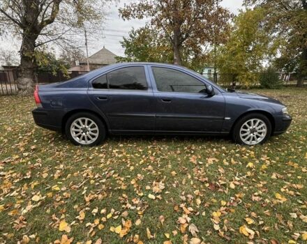 Синий Вольво С60, объемом двигателя 2.4 л и пробегом 315 тыс. км за 3900 $, фото 5 на Automoto.ua