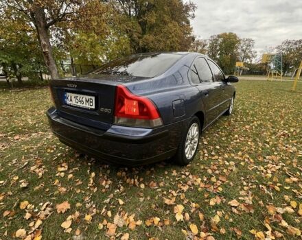 Синий Вольво С60, объемом двигателя 2.4 л и пробегом 315 тыс. км за 3900 $, фото 3 на Automoto.ua