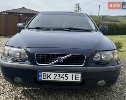 Синий Вольво С60, объемом двигателя 2.4 л и пробегом 390 тыс. км за 4500 $, фото 2 на Automoto.ua