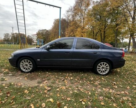 Синий Вольво С60, объемом двигателя 2.4 л и пробегом 315 тыс. км за 3900 $, фото 4 на Automoto.ua