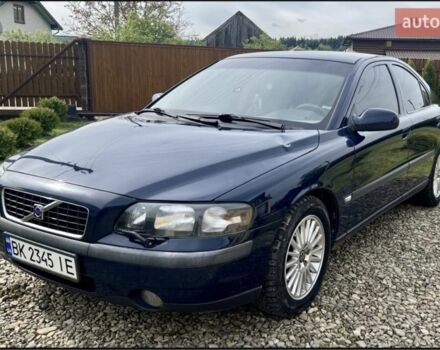 Синий Вольво С60, объемом двигателя 2.4 л и пробегом 390 тыс. км за 4500 $, фото 5 на Automoto.ua