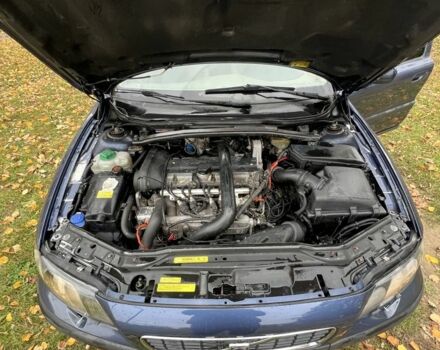 Синий Вольво С60, объемом двигателя 2.4 л и пробегом 315 тыс. км за 3900 $, фото 17 на Automoto.ua