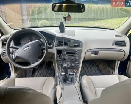 Синий Вольво С60, объемом двигателя 2.4 л и пробегом 390 тыс. км за 4500 $, фото 19 на Automoto.ua