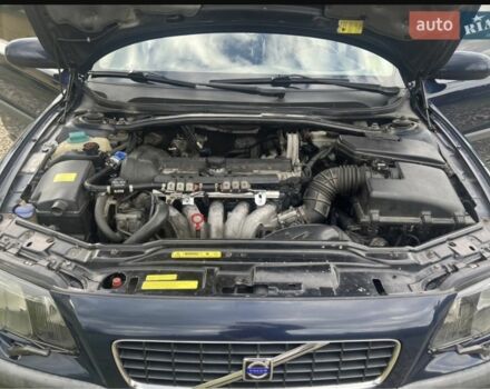 Синий Вольво С60, объемом двигателя 2.4 л и пробегом 390 тыс. км за 4500 $, фото 22 на Automoto.ua
