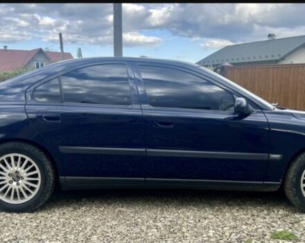 Синий Вольво С60, объемом двигателя 2.4 л и пробегом 390 тыс. км за 4500 $, фото 3 на Automoto.ua