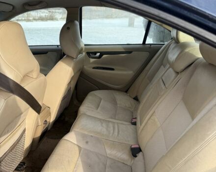 Синий Вольво С60, объемом двигателя 2.4 л и пробегом 300 тыс. км за 1950 $, фото 4 на Automoto.ua