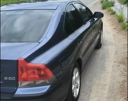 Синий Вольво С60, объемом двигателя 2.4 л и пробегом 341 тыс. км за 5500 $, фото 3 на Automoto.ua