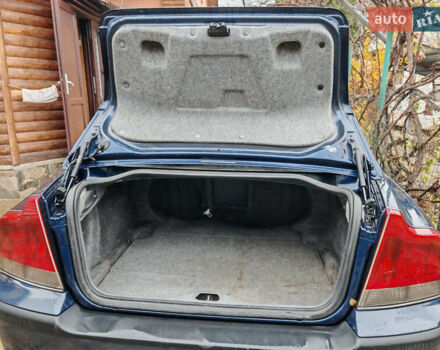 Синий Вольво С60, объемом двигателя 2.4 л и пробегом 350 тыс. км за 4800 $, фото 17 на Automoto.ua