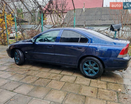 Синий Вольво С60, объемом двигателя 2.4 л и пробегом 350 тыс. км за 4800 $, фото 2 на Automoto.ua