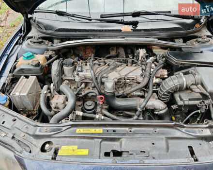 Синий Вольво С60, объемом двигателя 2.4 л и пробегом 350 тыс. км за 4800 $, фото 19 на Automoto.ua