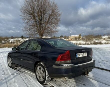 Синий Вольво С60, объемом двигателя 2.4 л и пробегом 300 тыс. км за 1950 $, фото 3 на Automoto.ua