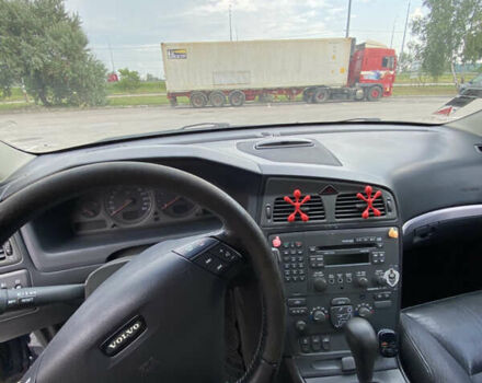 Синий Вольво С60, объемом двигателя 2.4 л и пробегом 270 тыс. км за 3500 $, фото 5 на Automoto.ua