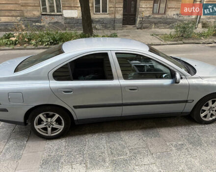 Синий Вольво С60, объемом двигателя 2.4 л и пробегом 300 тыс. км за 4500 $, фото 2 на Automoto.ua
