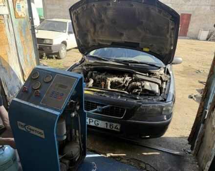 Синій Вольво С60, об'ємом двигуна 2.4 л та пробігом 3 тис. км за 2838 $, фото 1 на Automoto.ua