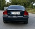 Синий Вольво С60, объемом двигателя 2.4 л и пробегом 220 тыс. км за 5017 $, фото 6 на Automoto.ua