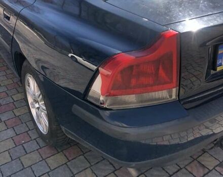 Синий Вольво С60, объемом двигателя 2.4 л и пробегом 250 тыс. км за 5000 $, фото 14 на Automoto.ua