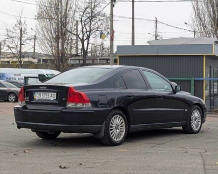 Синий Вольво С60, объемом двигателя 2.4 л и пробегом 323 тыс. км за 5700 $, фото 2 на Automoto.ua
