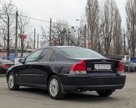 Синий Вольво С60, объемом двигателя 2.4 л и пробегом 323 тыс. км за 5700 $, фото 4 на Automoto.ua