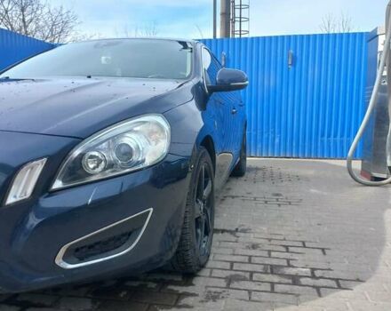 Синий Вольво С60, объемом двигателя 2 л и пробегом 220 тыс. км за 8250 $, фото 2 на Automoto.ua