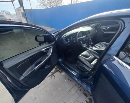 Синий Вольво С60, объемом двигателя 2 л и пробегом 225 тыс. км за 8250 $, фото 4 на Automoto.ua