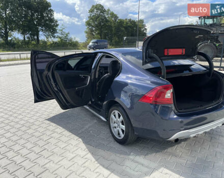 Синий Вольво С60, объемом двигателя 1.6 л и пробегом 250 тыс. км за 9000 $, фото 10 на Automoto.ua