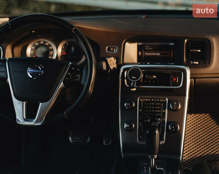 Вольво С60 2012 в Ровно на Automoto.ua Синий Вольво С60, объемом двигателя 2.5 л и пробегом 190 тыс. км за 10850 $, фото 45 на Automoto.ua