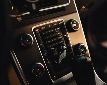 Вольво С60 2012 в Ровно на Automoto.ua Синий Вольво С60, объемом двигателя 2.5 л и пробегом 190 тыс. км за 10850 $, фото 51 на Automoto.ua