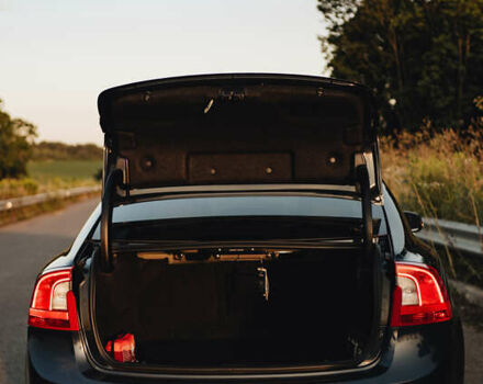 Вольво С60 2012 в Ровно на Automoto.ua Синий Вольво С60, объемом двигателя 2.5 л и пробегом 190 тыс. км за 10850 $, фото 24 на Automoto.ua