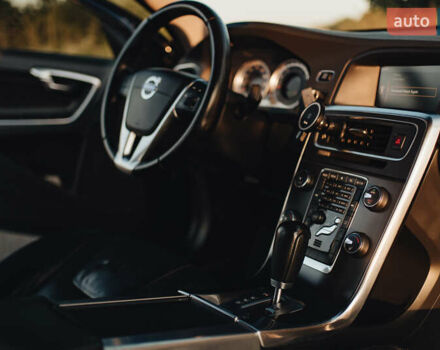 Вольво С60 2012 в Ровно на Automoto.ua Синий Вольво С60, объемом двигателя 2.5 л и пробегом 190 тыс. км за 10850 $, фото 44 на Automoto.ua