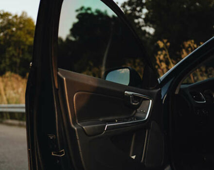 Вольво С60 2012 в Ровно на Automoto.ua Синий Вольво С60, объемом двигателя 2.5 л и пробегом 190 тыс. км за 10850 $, фото 55 на Automoto.ua