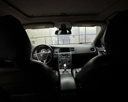 Синий Вольво С60, объемом двигателя 2.5 л и пробегом 260 тыс. км за 9999 $, фото 10 на Automoto.ua