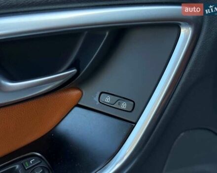 Вольво С60 2013 в Ровно на Automoto.ua Синий Вольво С60, объемом двигателя 1.97 л и пробегом 181 тыс. км за 10400 $, фото 21 на Automoto.ua