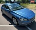 Синий Вольво С60, объемом двигателя 2.5 л и пробегом 140 тыс. км за 10500 $, фото 2 на Automoto.ua