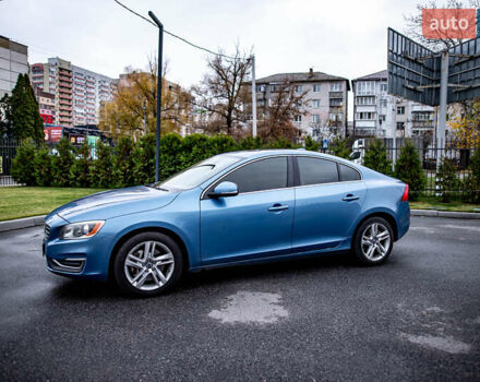 Синий Вольво С60, объемом двигателя 2.5 л и пробегом 269 тыс. км за 12400 $, фото 6 на Automoto.ua