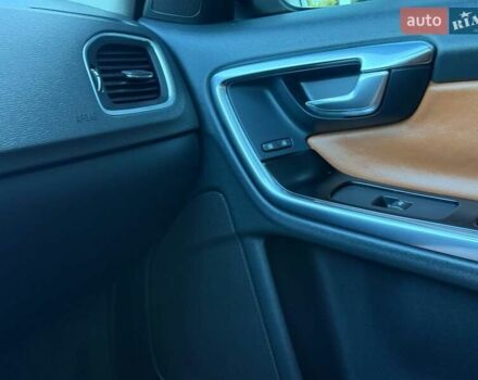 Вольво С60 2013 в Ровно на Automoto.ua Синий Вольво С60, объемом двигателя 1.97 л и пробегом 181 тыс. км за 10400 $, фото 38 на Automoto.ua