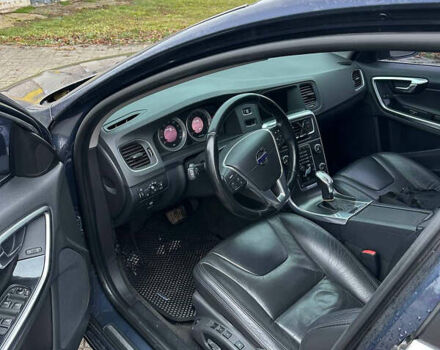 Синий Вольво С60, объемом двигателя 2.5 л и пробегом 260 тыс. км за 9999 $, фото 8 на Automoto.ua