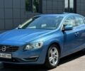 Синий Вольво С60, объемом двигателя 2.5 л и пробегом 140 тыс. км за 10500 $, фото 1 на Automoto.ua