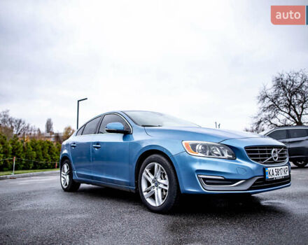 Синий Вольво С60, объемом двигателя 2.5 л и пробегом 269 тыс. км за 12400 $, фото 2 на Automoto.ua